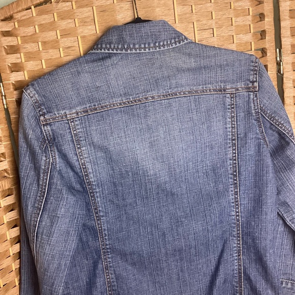 Chico’s Platinum Denim Jean Jacket Size 0 *Read* - Picture 5 of 11